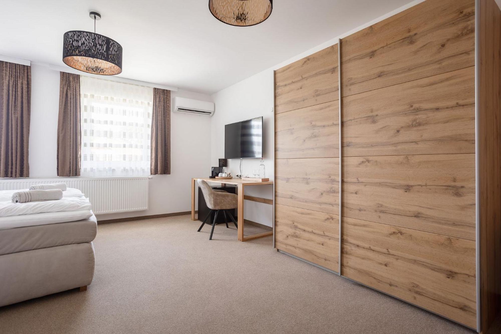 Casa Plus Villach Bagian luar foto